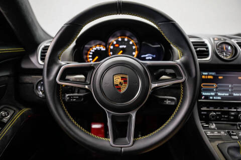 2016 Porsche Cayman GT4