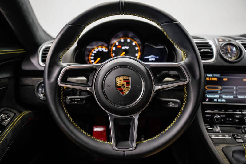 2016 Porsche Cayman GT4