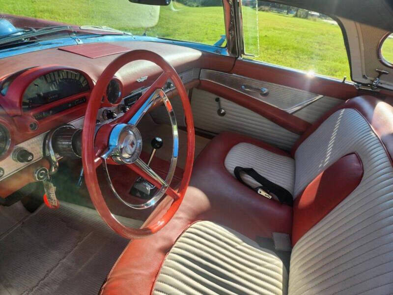 1956 Ford Thunderbird