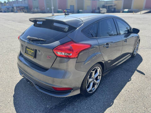 2018 Ford Focus ST