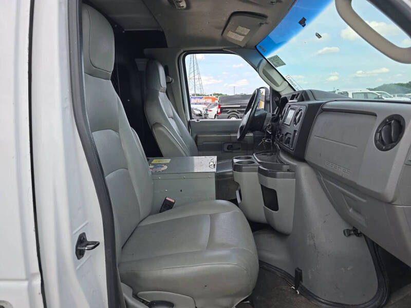 2014 Ford E-Series E-350 SD