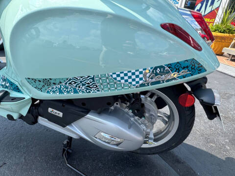 2025 Vespa Primavera 150 Batik