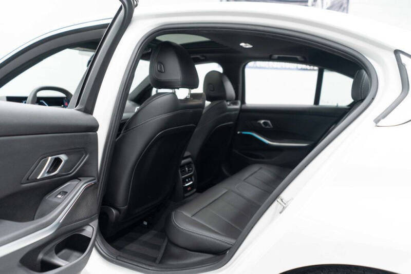 2025 BMW 3 Series 330i xDrive