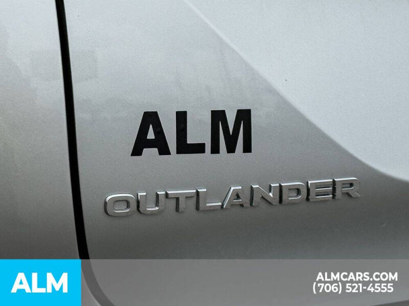 2025 Mitsubishi Outlander SE