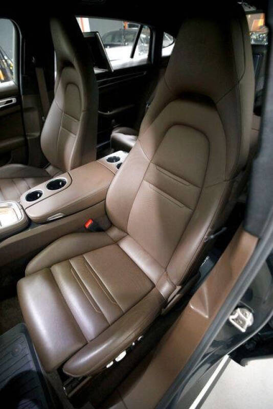 2018 Porsche Panamera 4 Executive