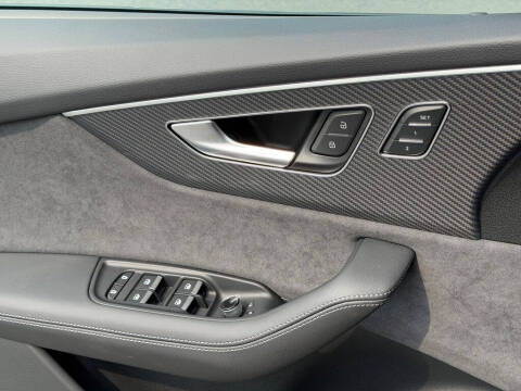 2026 Audi SQ8 4.0T quattro Premium Plus