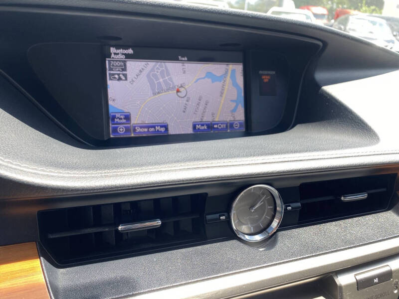 2013 Lexus ES 300h