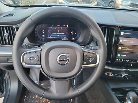 2024 Volvo XC60 B5 Core Dark Theme