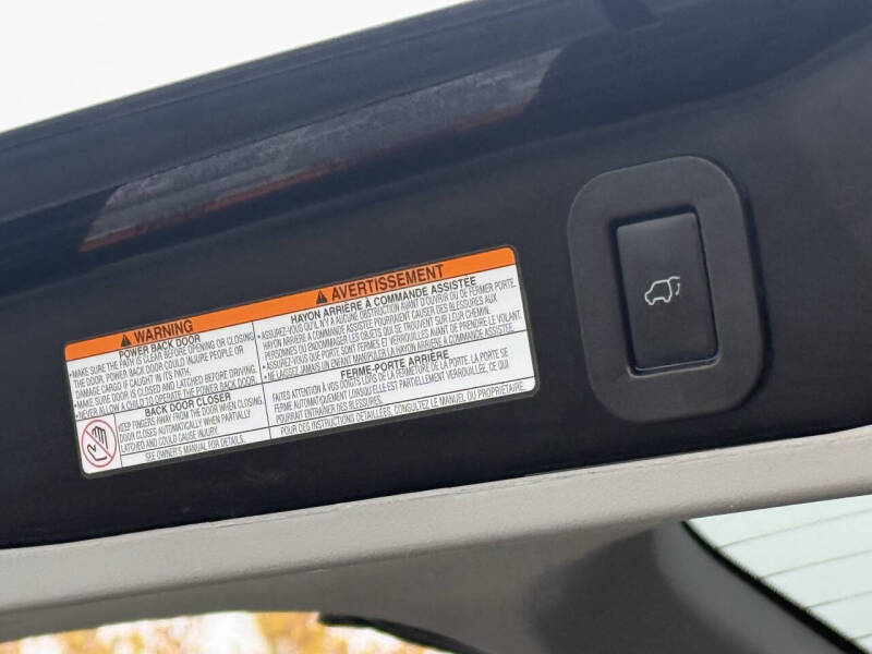 2017 Toyota Sienna SE 8-Passenger