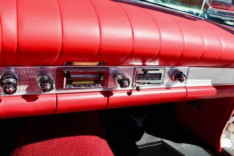 1957 Ford Thunderbird