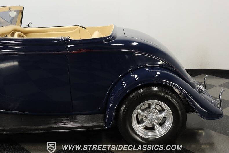 1933 Ford Cabriolet