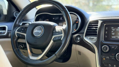 2017 Jeep Grand Cherokee Laredo