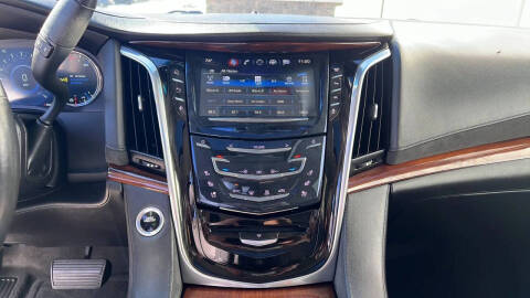 2016 Cadillac Escalade Luxury Collection
