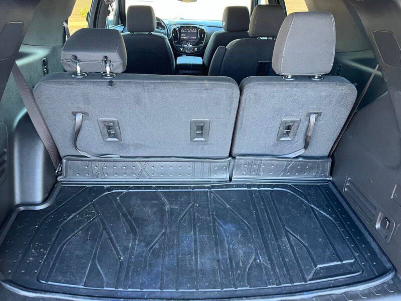 2022 Chevrolet Traverse LT Cloth