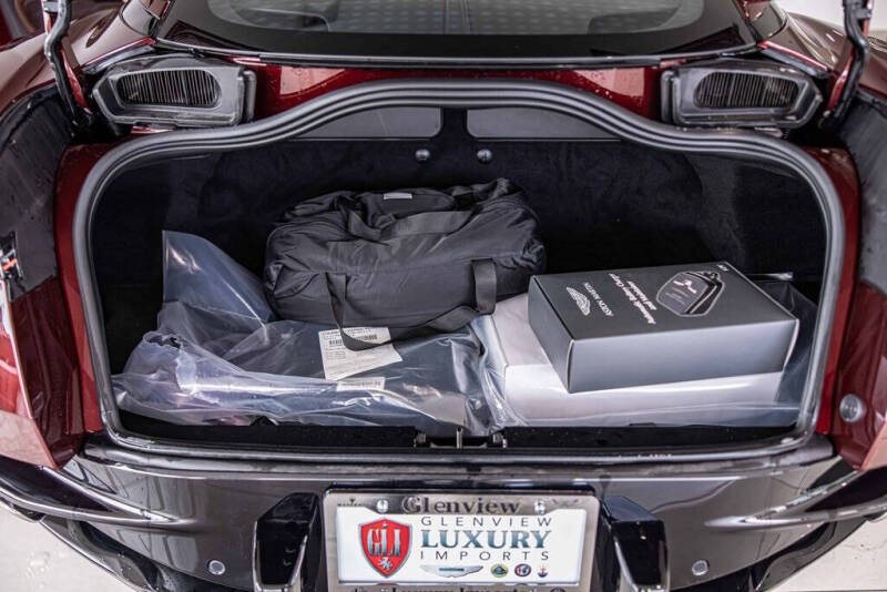 2025 Aston Martin DB12 V8