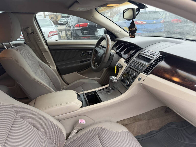 2011 Ford Taurus SEL