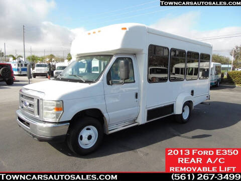 2013 Ford E-350