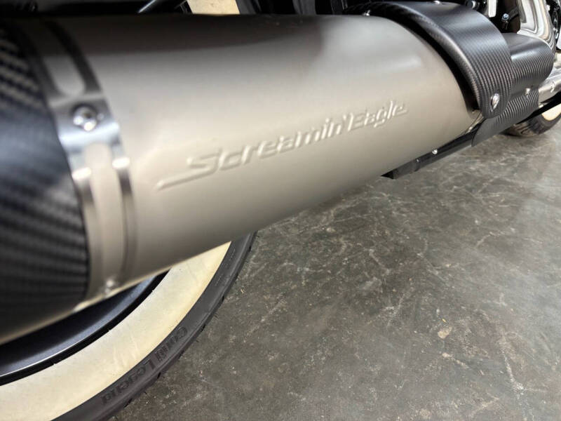 2018 Harley-Davidson FLHCS Heritage