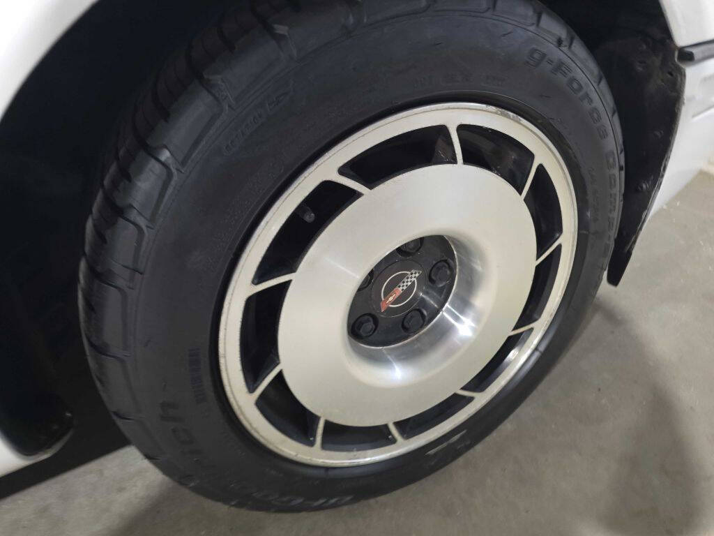 1985 Chevrolet Corvette 23