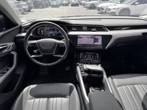 2024 Audi Q8 e-tron quattro Premium Plus