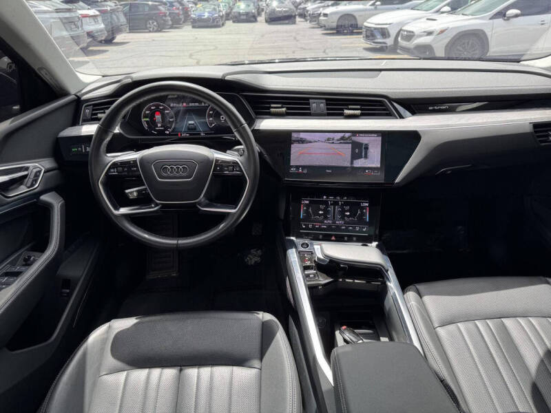 2024 Audi Q8 e-tron quattro Premium Plus