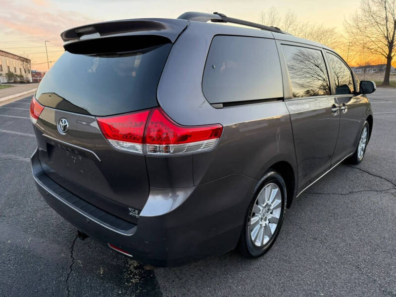 2014 Toyota Sienna