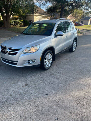 2011 Volkswagen Tiguan for sale at Demetry Automotive in Houston TX