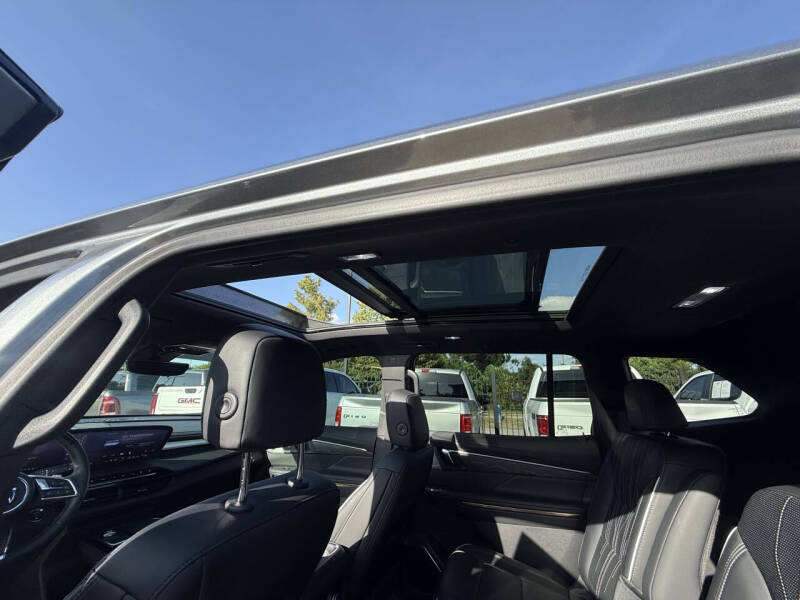 2025 Buick Enclave Avenir