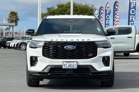2025 Ford Explorer ST
