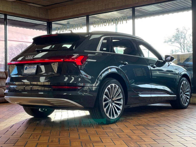 2019 Audi e-tron quattro Prestige