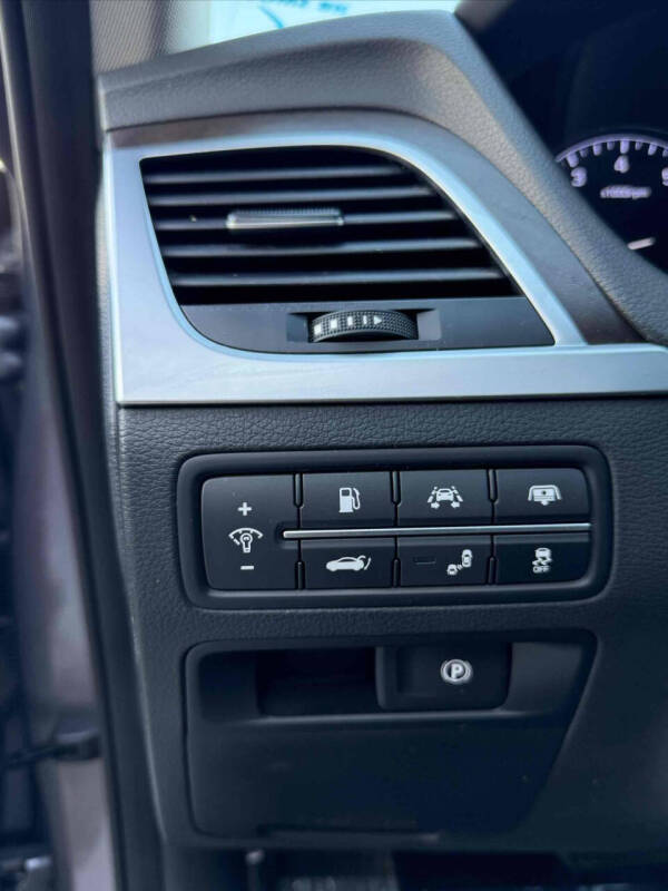 2016 Hyundai Genesis