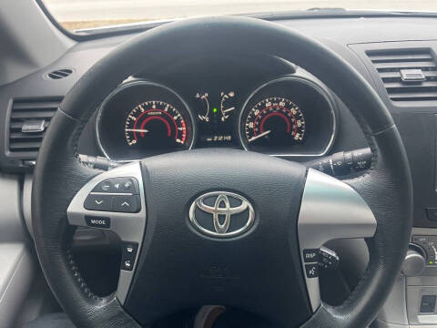 2011 Toyota Highlander SE