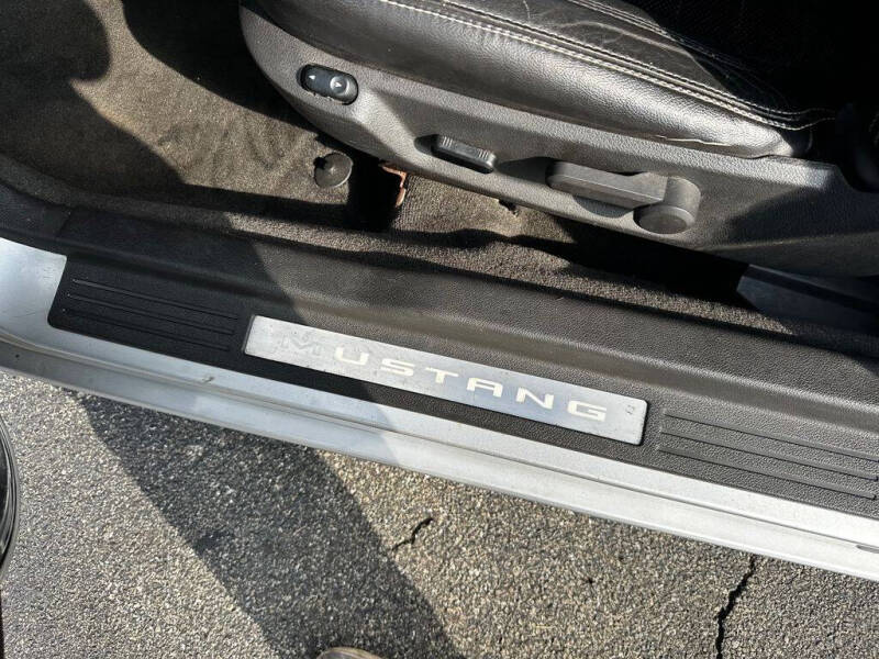 2013 Ford Mustang V6