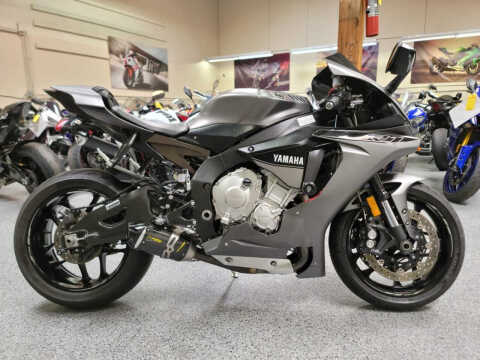 2016 Yamaha YZF-R1
