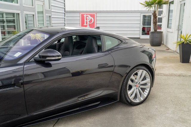 2017 Jaguar F-TYPE 6