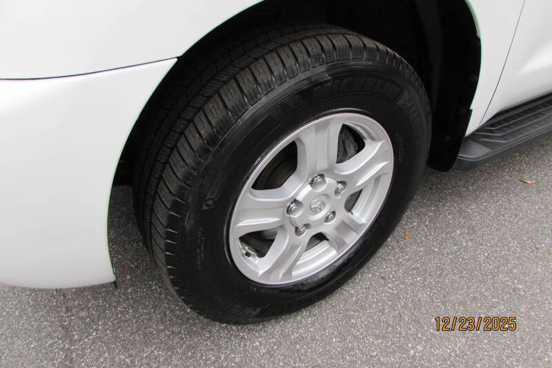 2013 Toyota Sequoia SR5