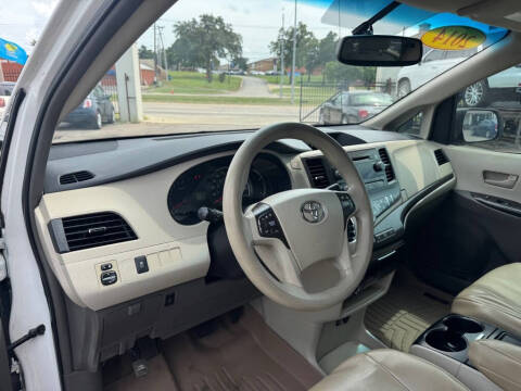 2014 Toyota Sienna