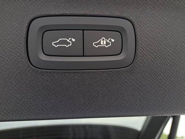 2026 Volvo XC90 T8 Plus 7P