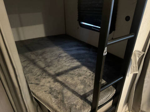 2022 Coleman LANTERN 263BH