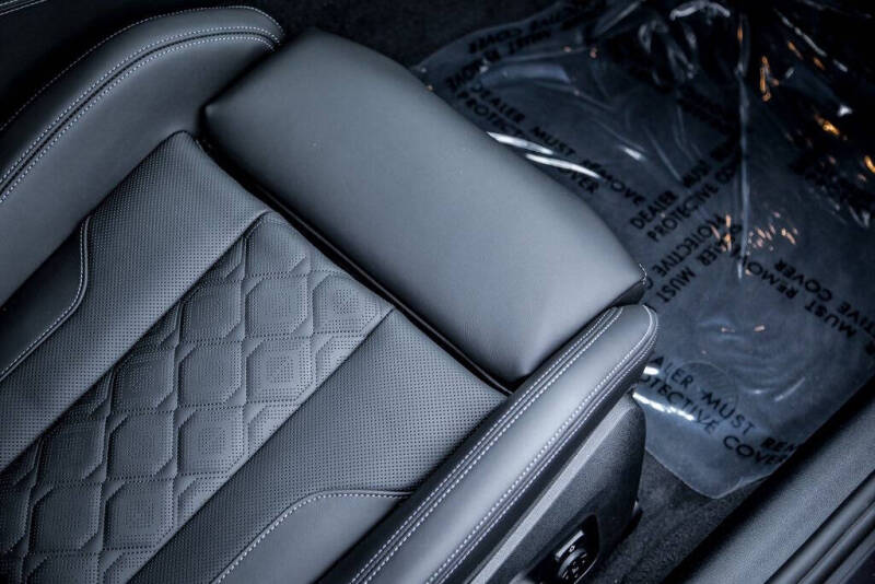 2025 BMW M8 Competition