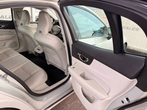 2019 Volvo S60 T6 Momentum