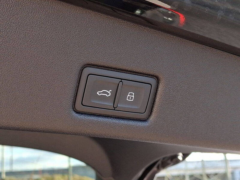 2025 Audi Q5 Sportback quattro Premium Plus TFSI