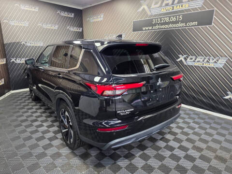 2022 Mitsubishi Outlander ES