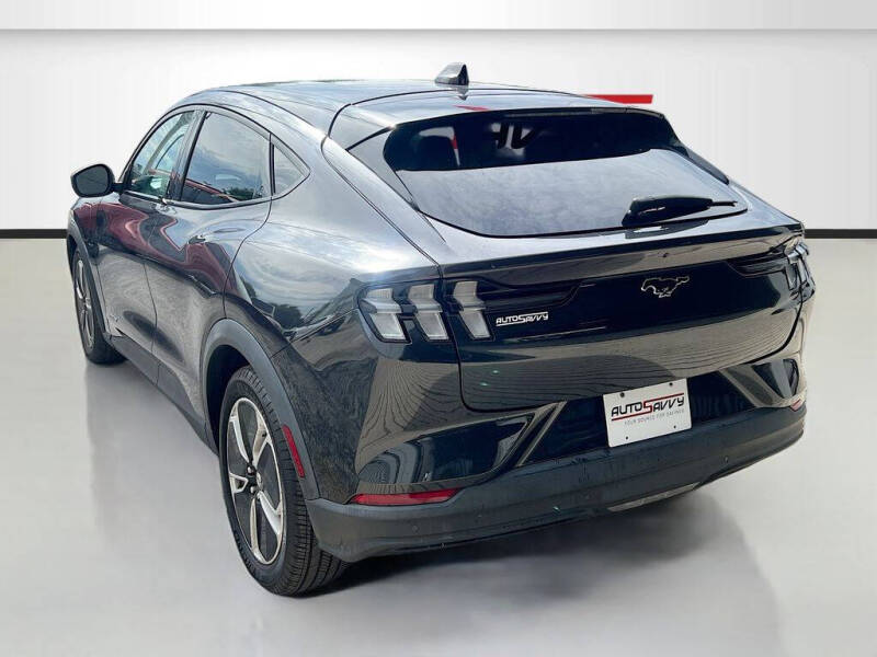 2022 Ford Mustang Mach-E Select