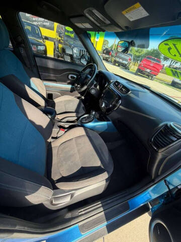 2015 Kia Soul +