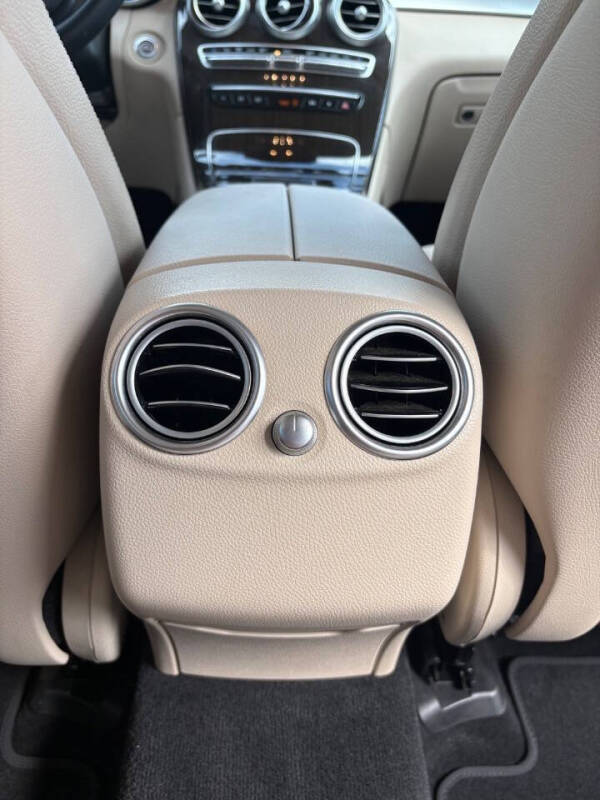 2021 Mercedes-Benz GLC GLC 300