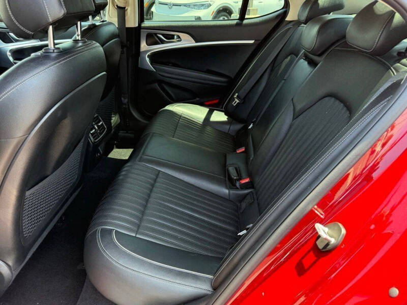 2022 Genesis G70