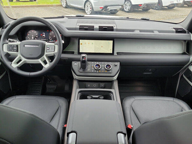 2024 Land Rover Defender 110 V8 P500 SE