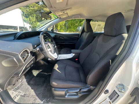 2016 Toyota Prius Three