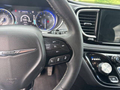 2023 Chrysler Pacifica Touring